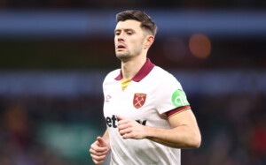 Potters Sign Free Agent Cresswell